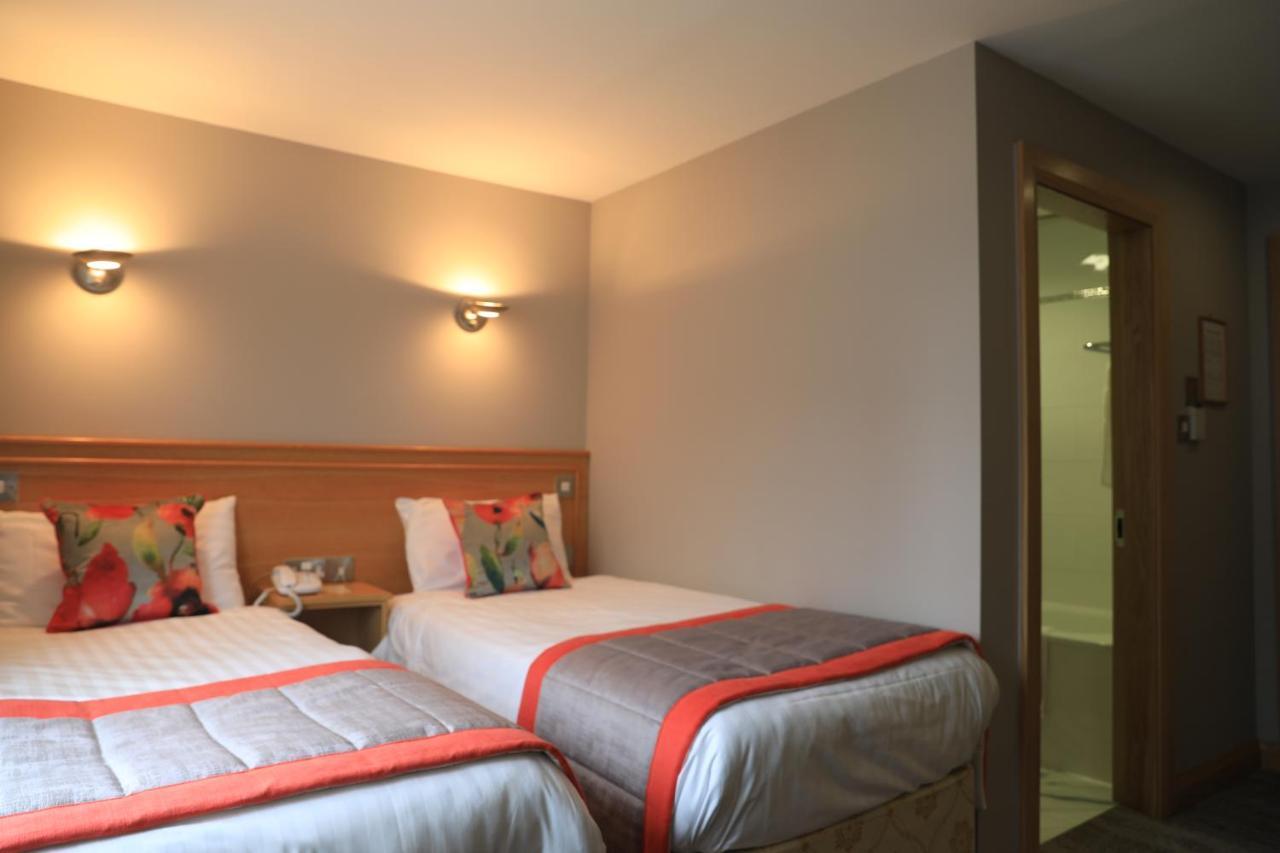 The Valley Hotel & Carriage Gardens Fivemiletown Экстерьер фото