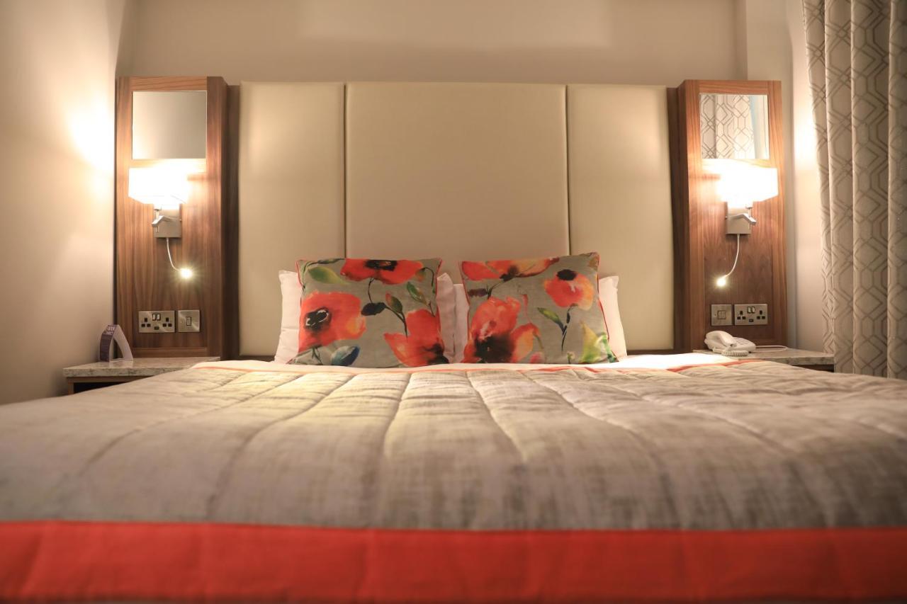 The Valley Hotel & Carriage Gardens Fivemiletown Экстерьер фото