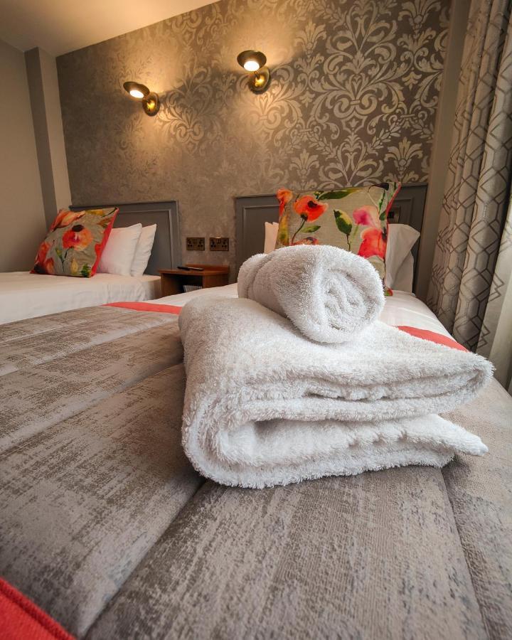 The Valley Hotel & Carriage Gardens Fivemiletown Экстерьер фото