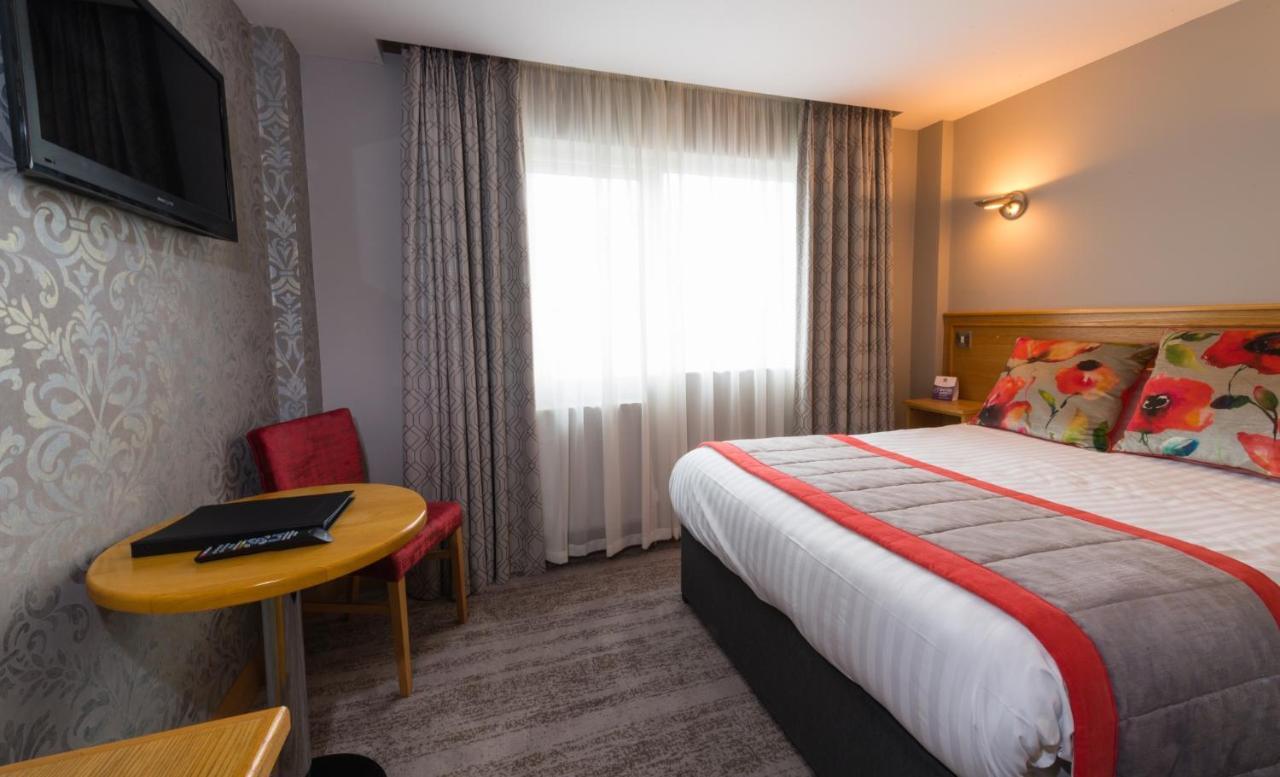 The Valley Hotel & Carriage Gardens Fivemiletown Экстерьер фото