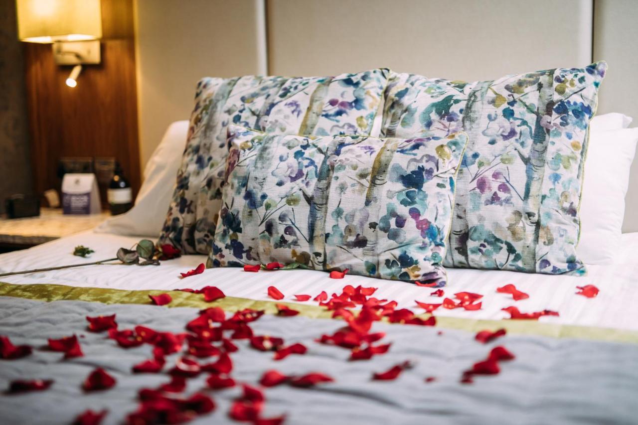 The Valley Hotel & Carriage Gardens Fivemiletown Экстерьер фото