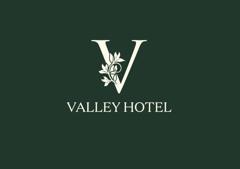 The Valley Hotel & Carriage Gardens Fivemiletown Экстерьер фото