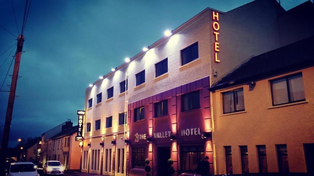 The Valley Hotel & Carriage Gardens Fivemiletown Экстерьер фото