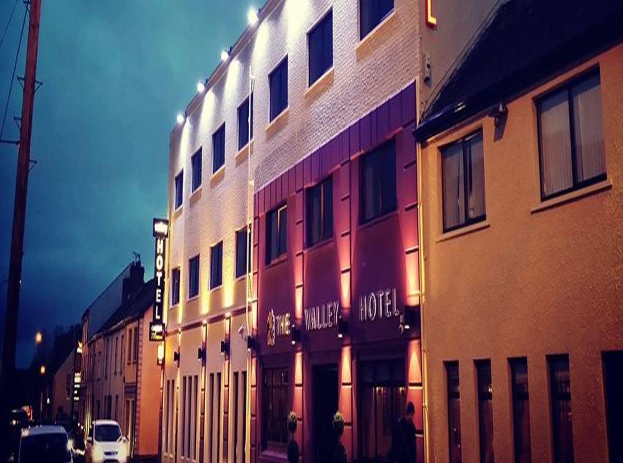 The Valley Hotel & Carriage Gardens Fivemiletown Экстерьер фото